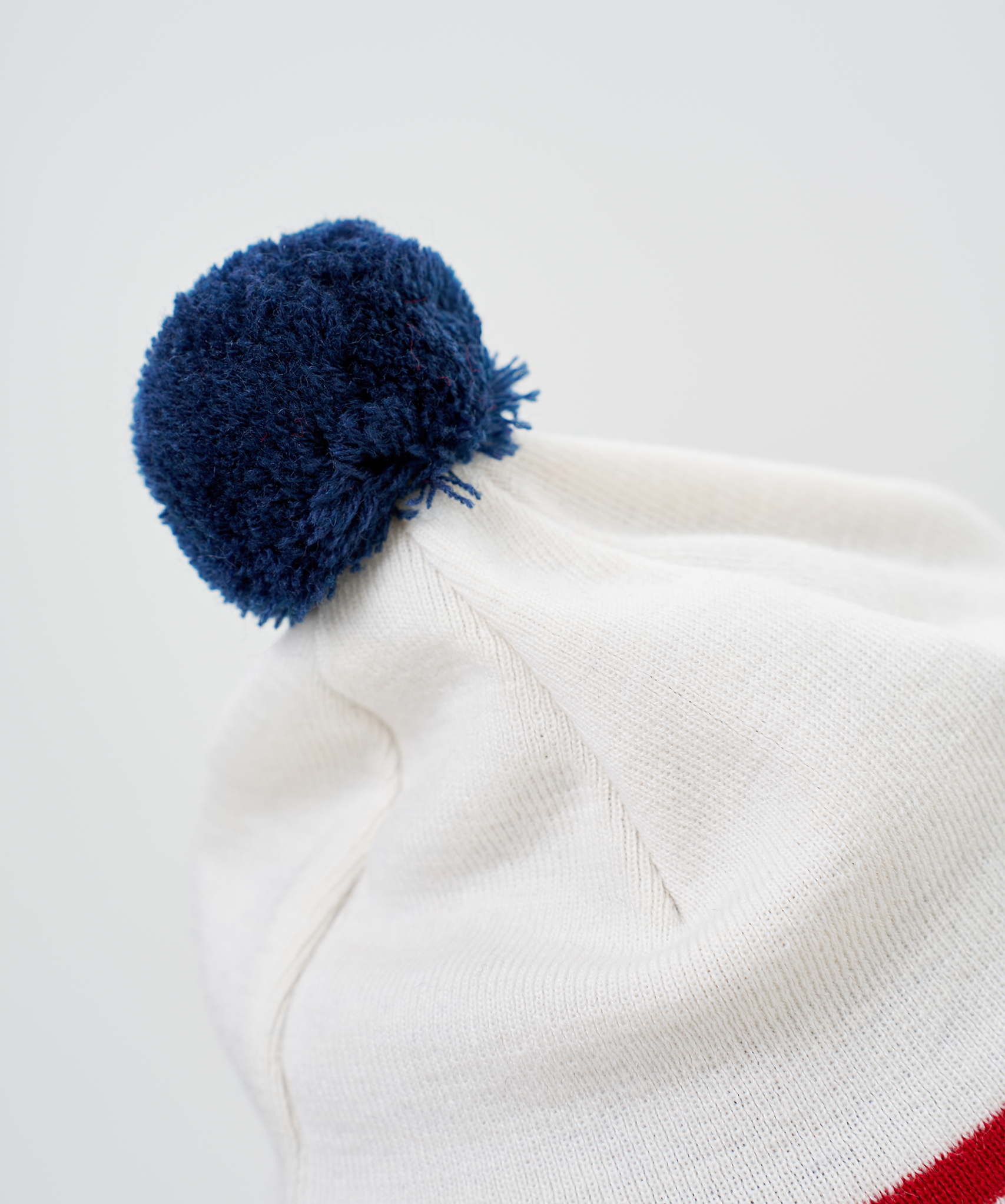 Шапка Nordski Move White/Red/Blue