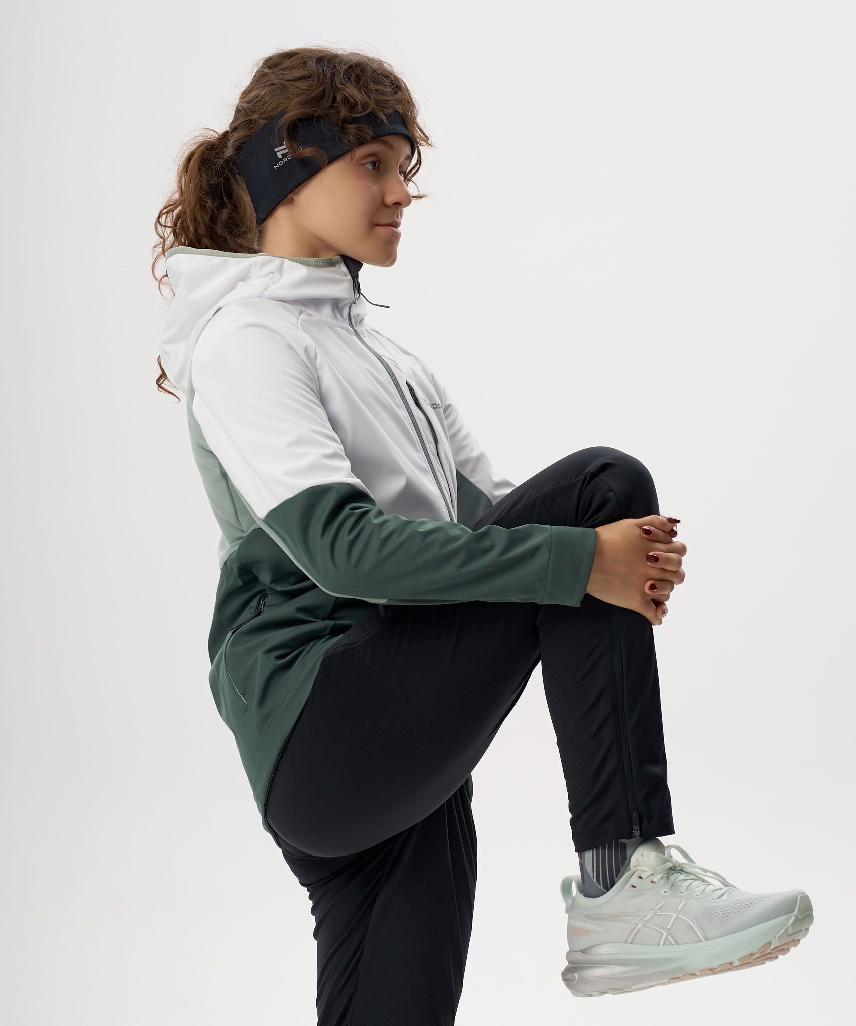 Тренировочная куртка Nordski PRO TOUR HOOD White/Dark Mint/Ice Mint W